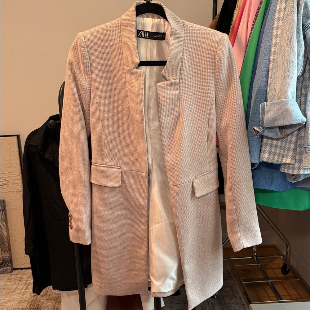 Zara Women's Elegant Cream Blazer